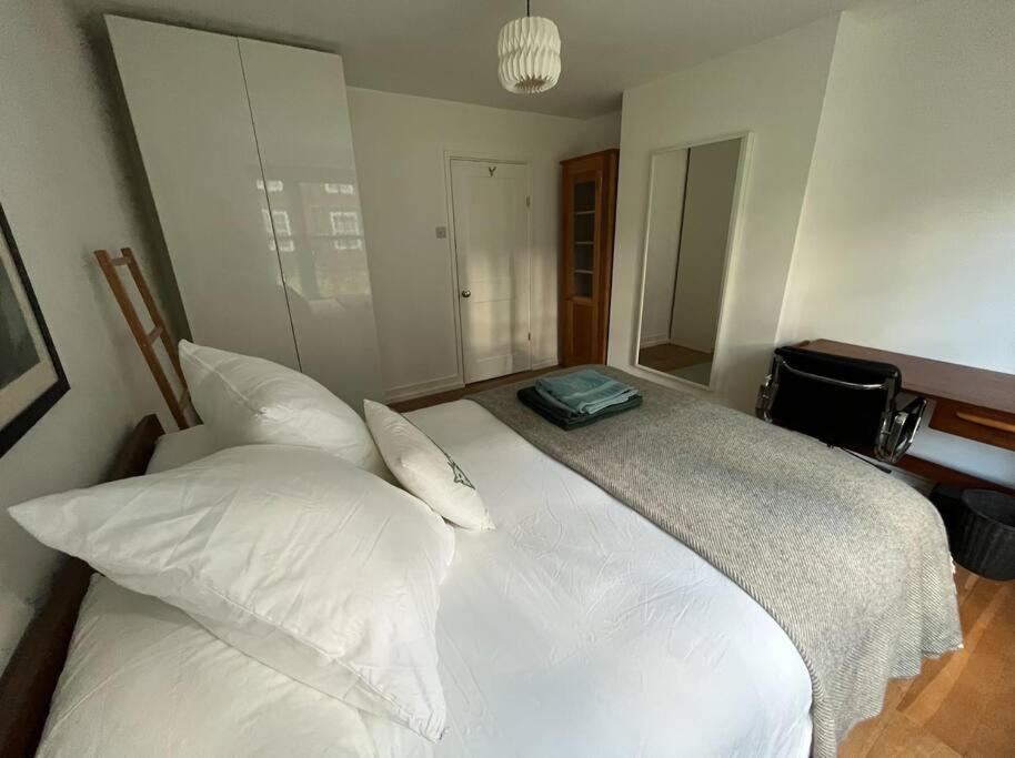 Stylish, Spacious 2 Bed 2 Bath Near Hoxton Square Leilighet London Eksteriør bilde