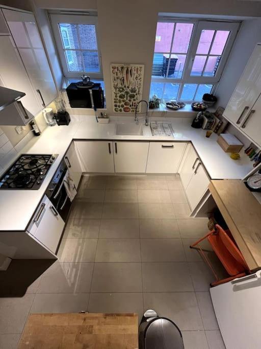 Stylish, Spacious 2 Bed 2 Bath Near Hoxton Square Leilighet London Eksteriør bilde