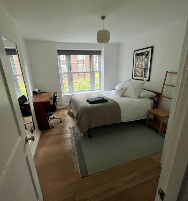 Stylish, Spacious 2 Bed 2 Bath Near Hoxton Square Leilighet London Eksteriør bilde