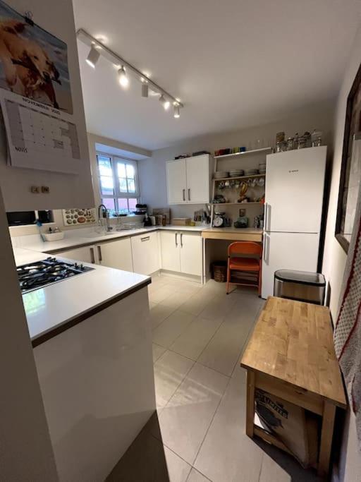 Stylish, Spacious 2 Bed 2 Bath Near Hoxton Square Leilighet London Eksteriør bilde