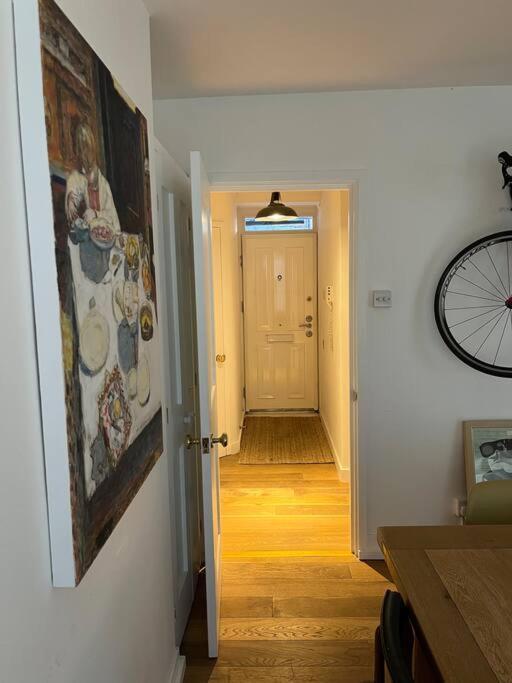 Stylish, Spacious 2 Bed 2 Bath Near Hoxton Square Leilighet London Eksteriør bilde