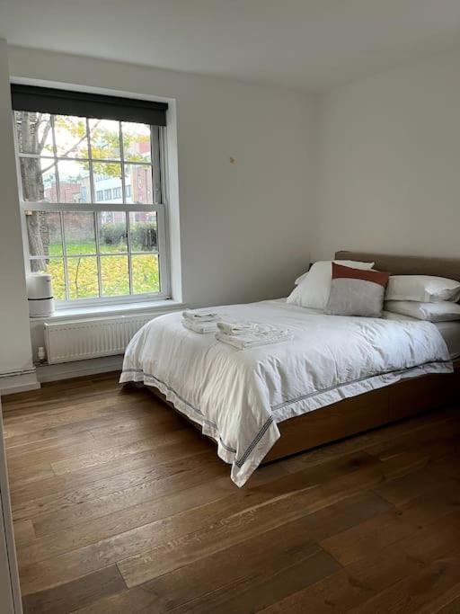 Stylish, Spacious 2 Bed 2 Bath Near Hoxton Square Leilighet London Eksteriør bilde